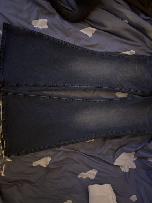 синие джинсы клеш shein