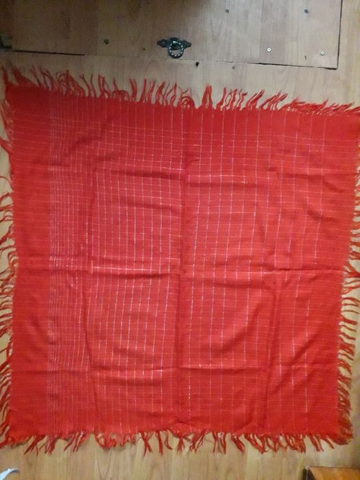 Червона хустка з люрексовою ниткою