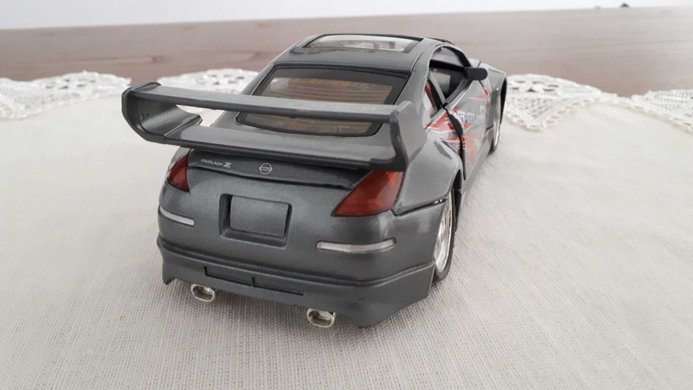 Carro Nissan Fairlady Z Nismo, escala 1:24, BAIXA DE PREÇO!