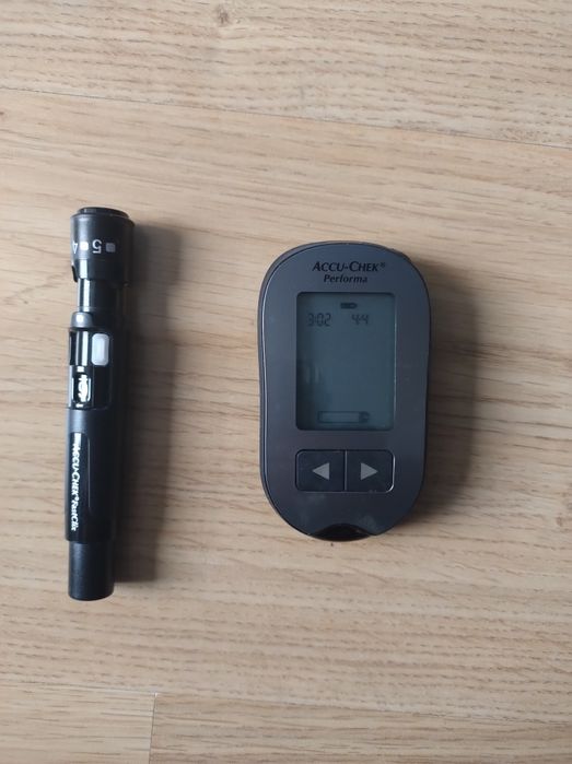 Glukometr Accu-Chek Performa.