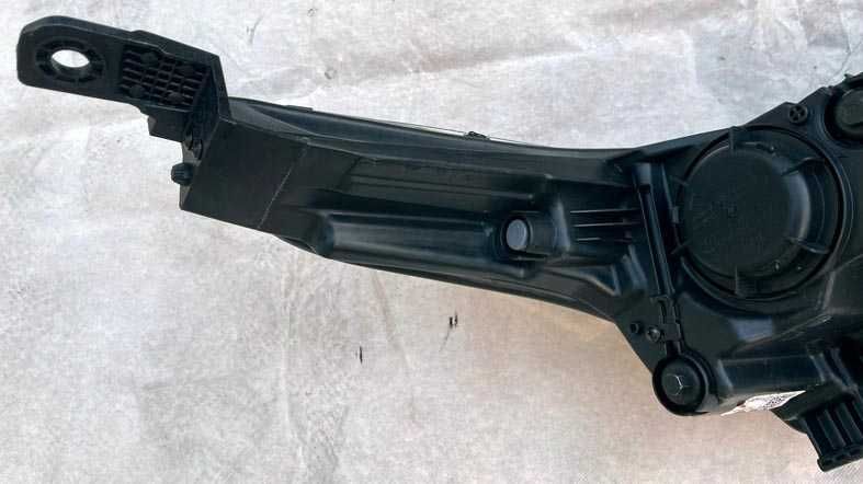 otica frontal ESQ kia Xceed FULL LED . fase 2