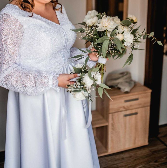 Suknia ślubna długi rękaw ze zdobioną górą szyta na miarę