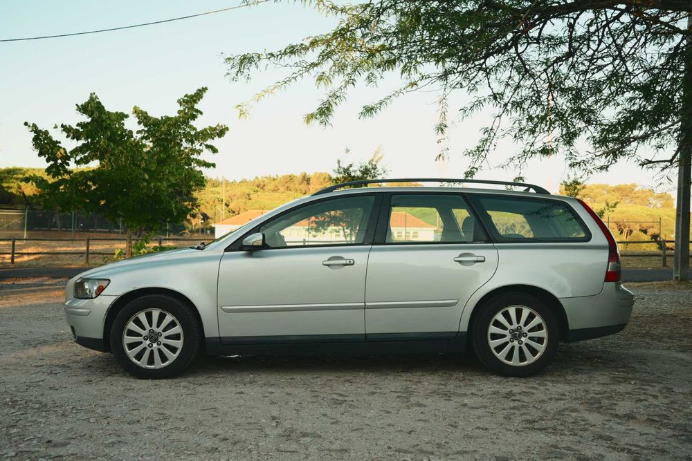 Volvo V50 2.0 D Momentum 2004 - 165.000 km - Diesel 136 CV | Carrinha familiar