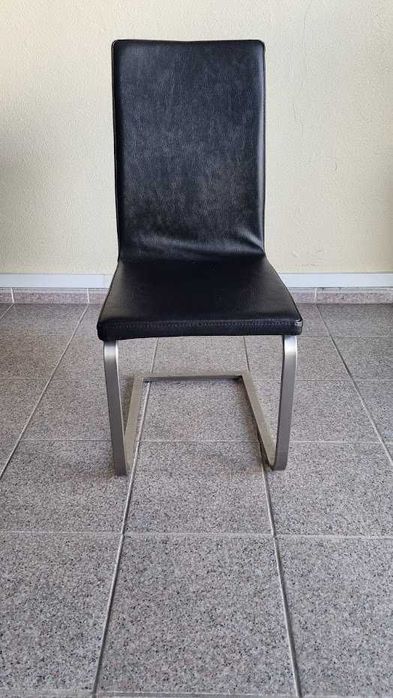Vendo 6 cadeiras em inox forradas recentemente