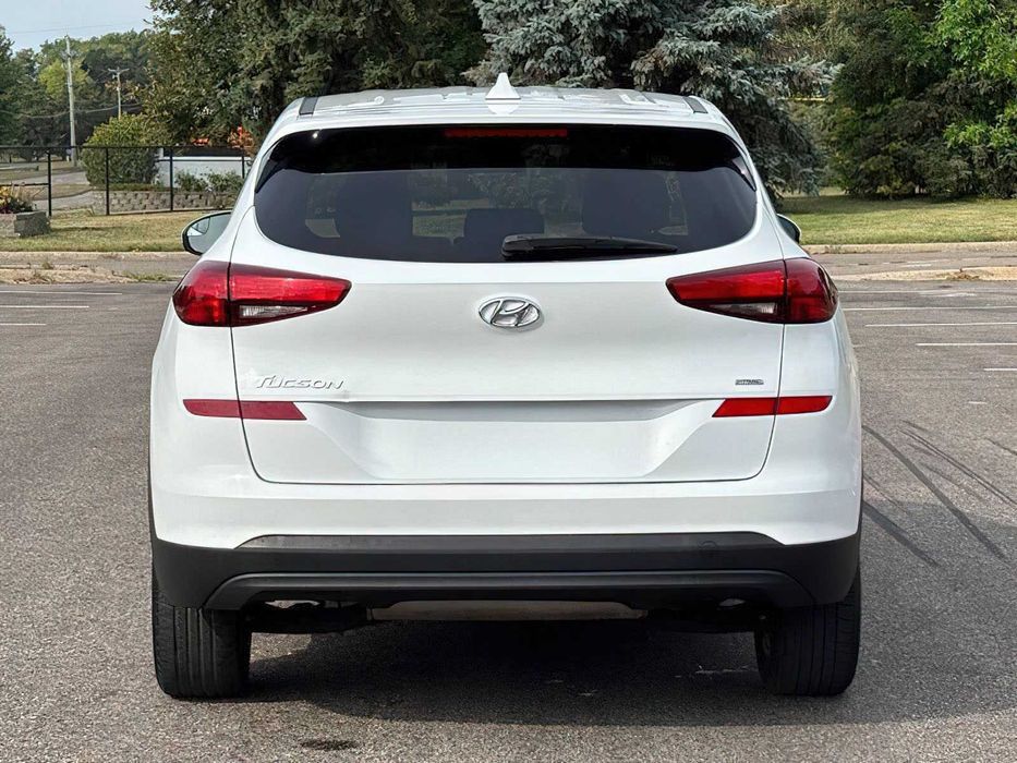 Hyundai Tucson SE      2019