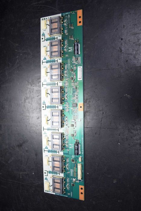 TV LCD Sanyo CE 32HW03 Peças