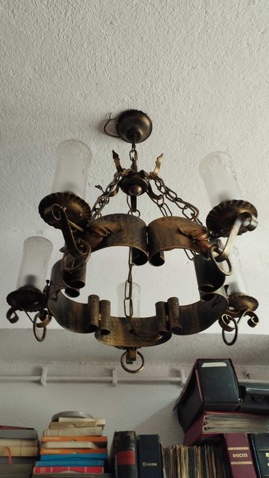 Candeeiro de teto rústico