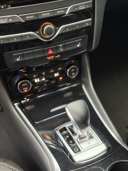 INFINITY QX30 2017 год