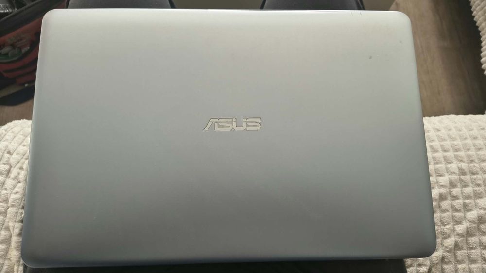 Matryca / ekran laptopa Asus x541u