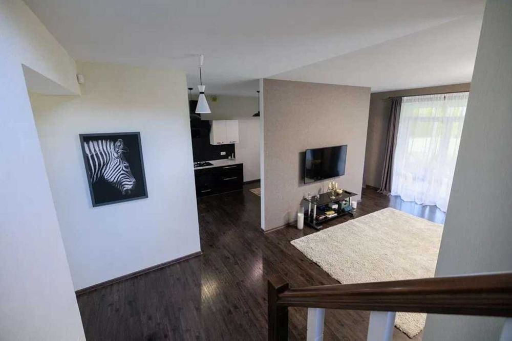 Продаж будинку в с.Хотів 250 кв.м. 10 соток.Чабани.