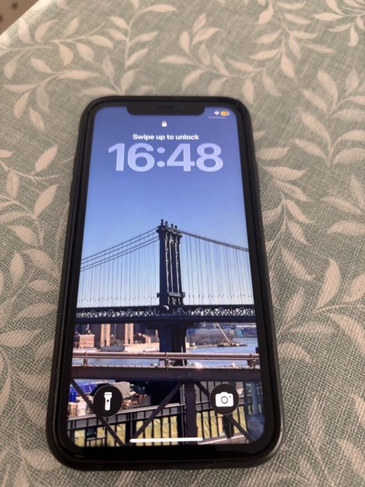 iPhone 11  128GB Desbloqueado - usado