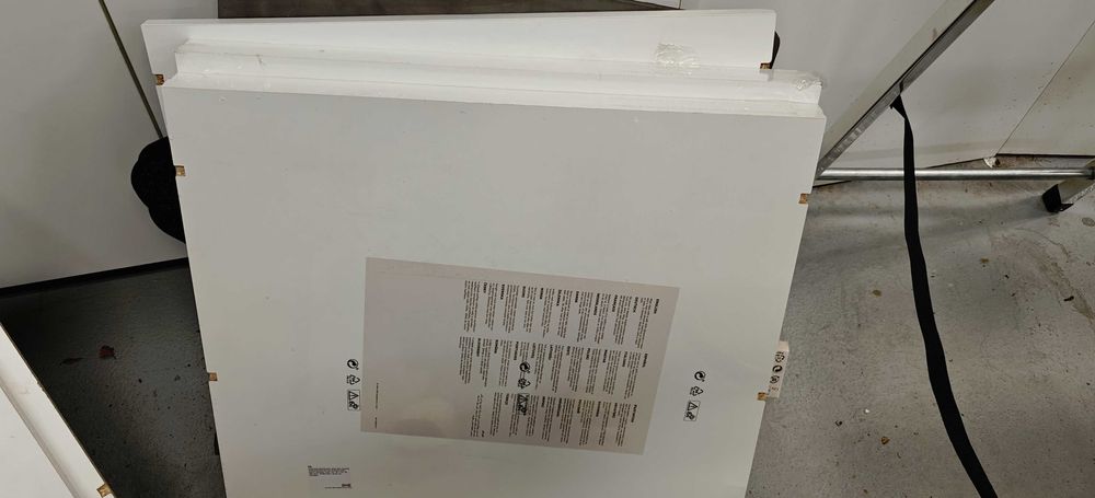 Utrusta - białe półki Ikea do szafek Metod