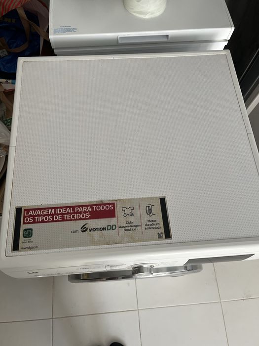 Maquina de lavar e secar usada em boas condições
