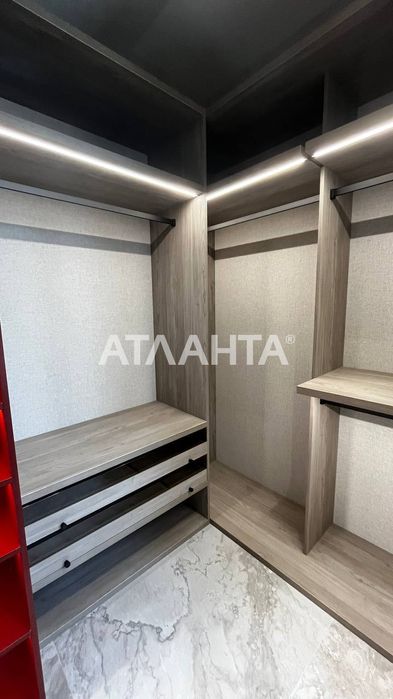 В продаже добротный дом в Совиньоне 4 спальни, бассейн
