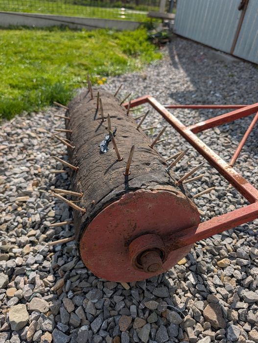 Wał, wałek, aerator do trawnika, trawy.