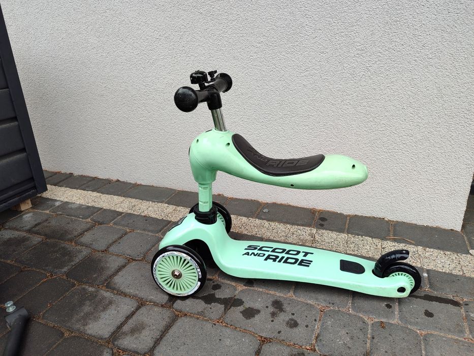 Scoot and ride kolor miętowy