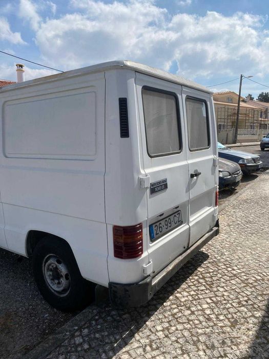 Carrinha Mercedes MB100 - TRANSFORMADA