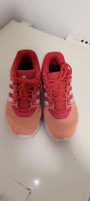 Sapatilha Adidas vermelho