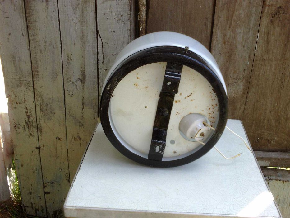 Светильник подвесной герметический и плафоны