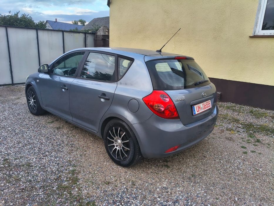 Sprzedam Kia Ceed  rok prod 2009 poj 1,4i  z klimatyzacją