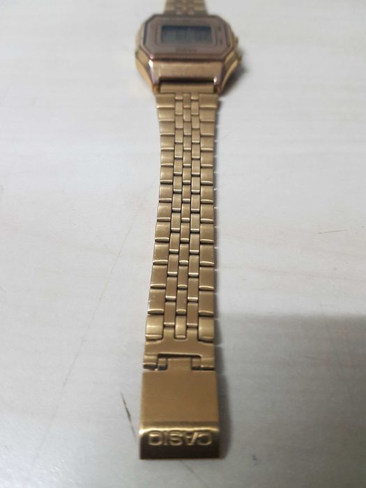 Zegarek nareczny Casio LA680WE ILLUMINATOR 3284 maly damski meski unisex modul 3284 zgrabny podswietlenie kolor zloty