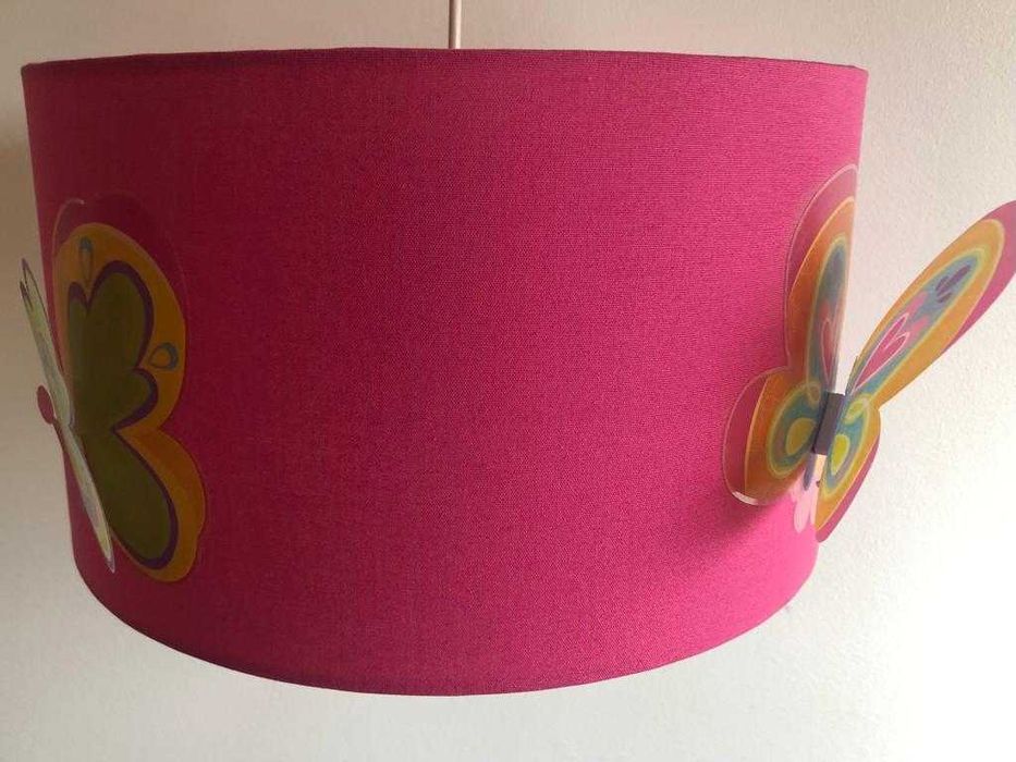 Vários artigos de iluminação quarto de menina