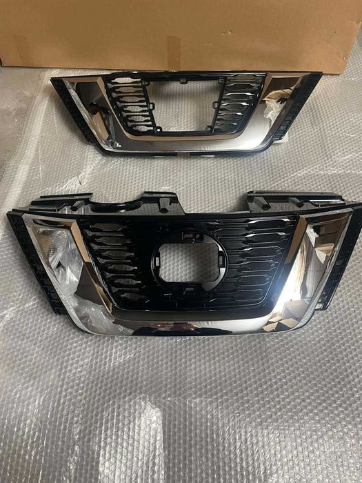 Решетка дистроник Решітка Чайка Молдинг Nissan Rogue Рог 2017-2020 T32