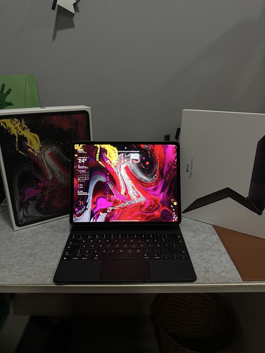 IPad Pro 12,9 3ª Geração + Magic Keyboard
