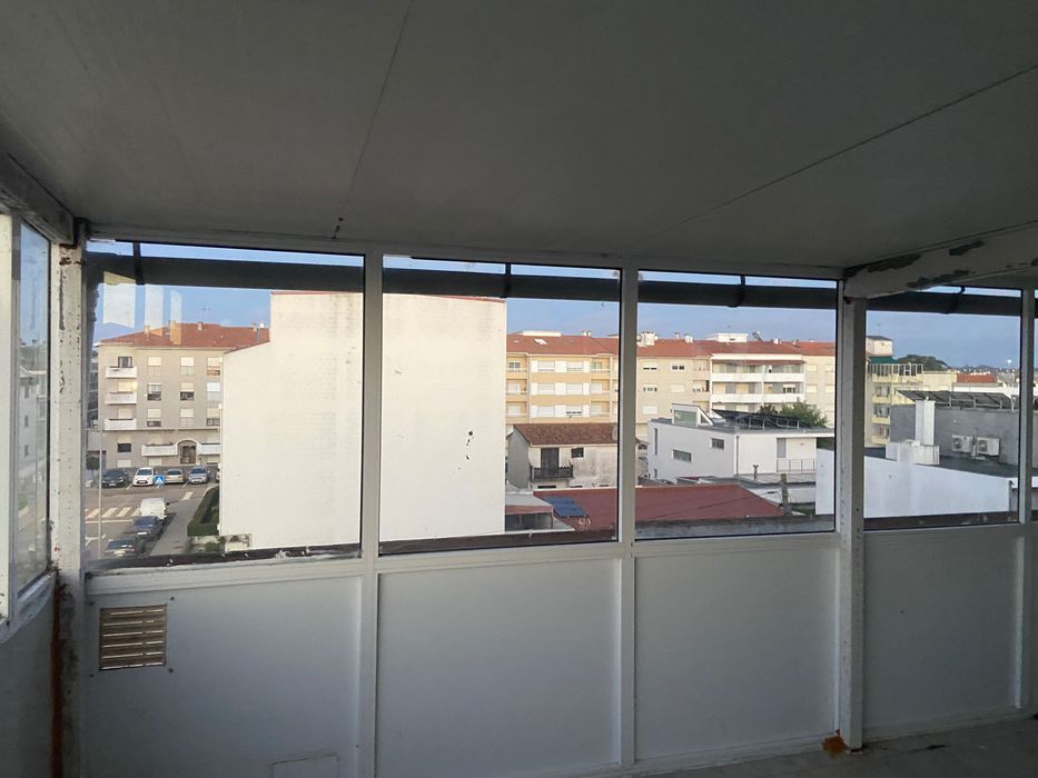 Divisorias para arrumos ou terraço