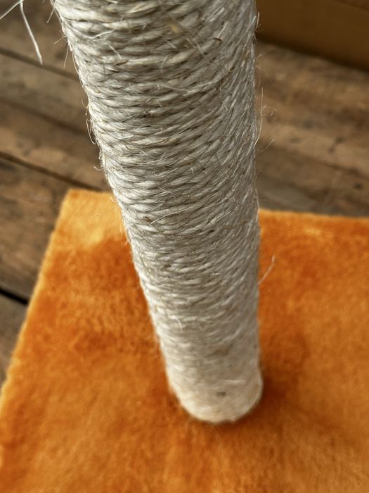 Arranhador para Gato Vertical