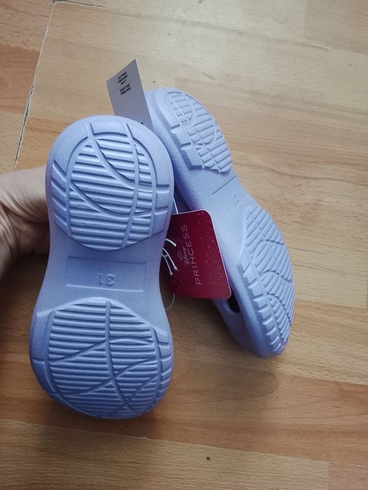Croksy sandały nowe 27