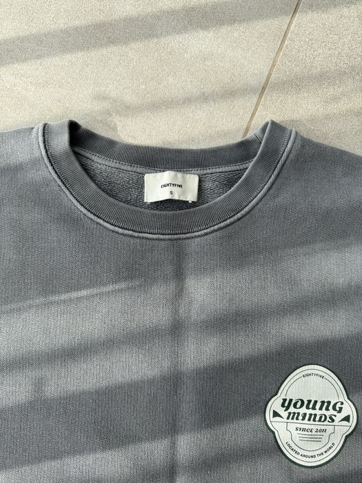 Неймовірно стильний графітовий/сірий світшот