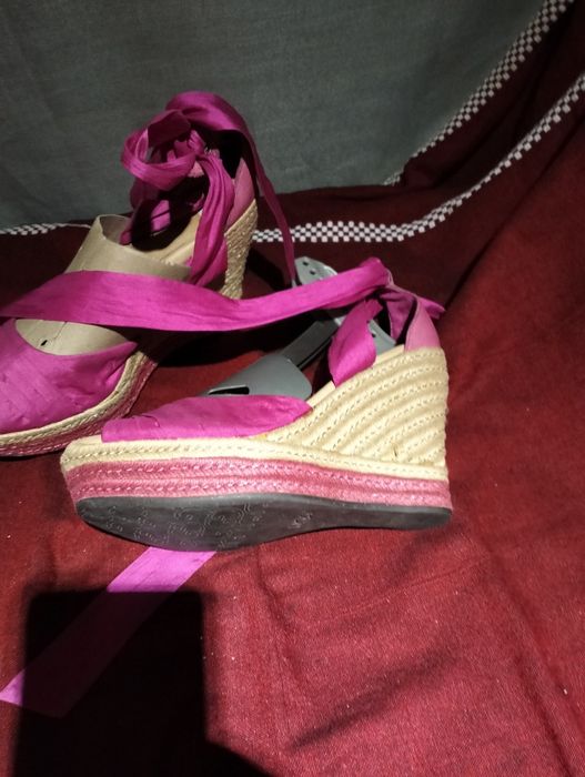 Buty sandały na koturnie UGG