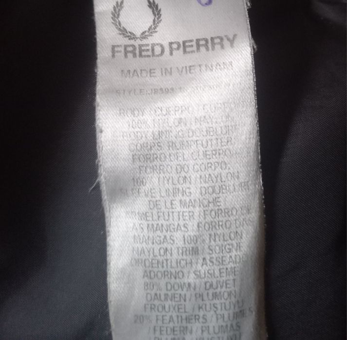 Продам мужской пуховик оригинал . Fred Perry
