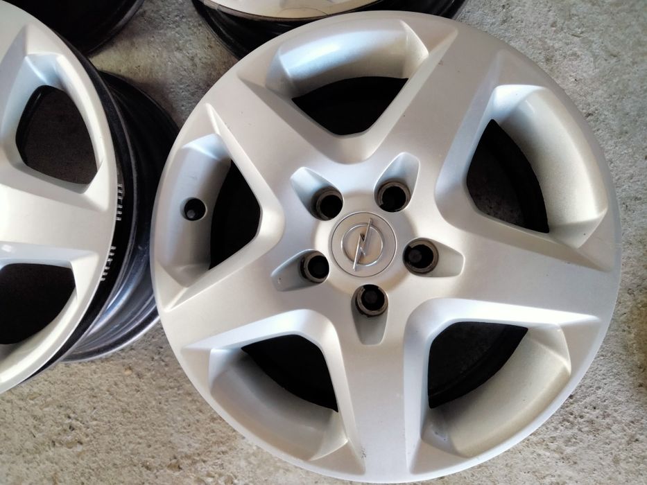 Оригінальні Диски з покришками на  Опель Астра h r16/110/5