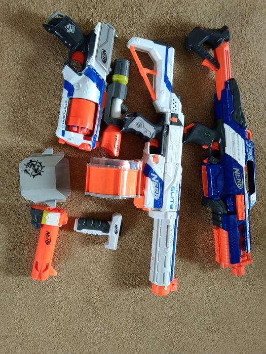 Бластери  Nerf всі одним лотом