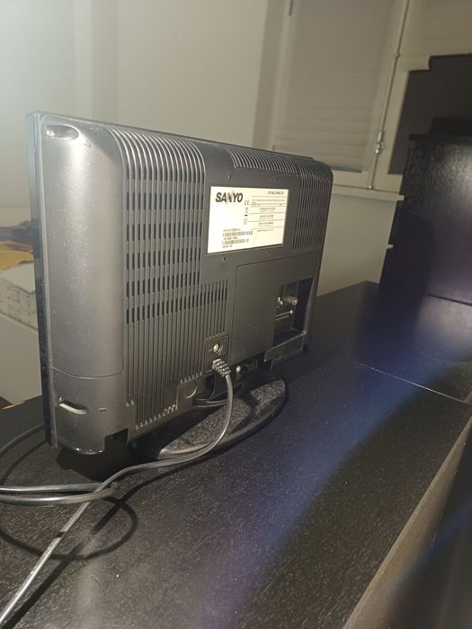 TV Sanyo com comando