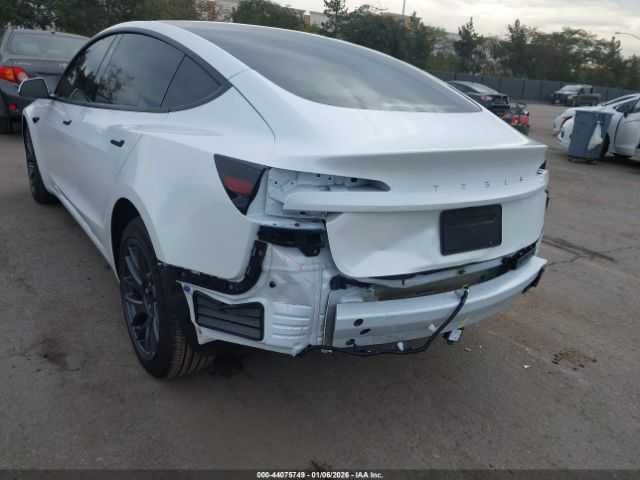 Tesla Model 3 2025 .