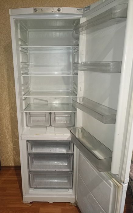 Продам холодильник