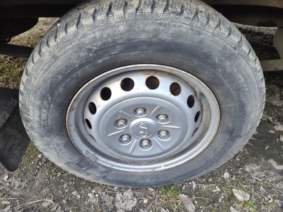 Dekielki Śrub Felg Stalowych Hyundai H350
