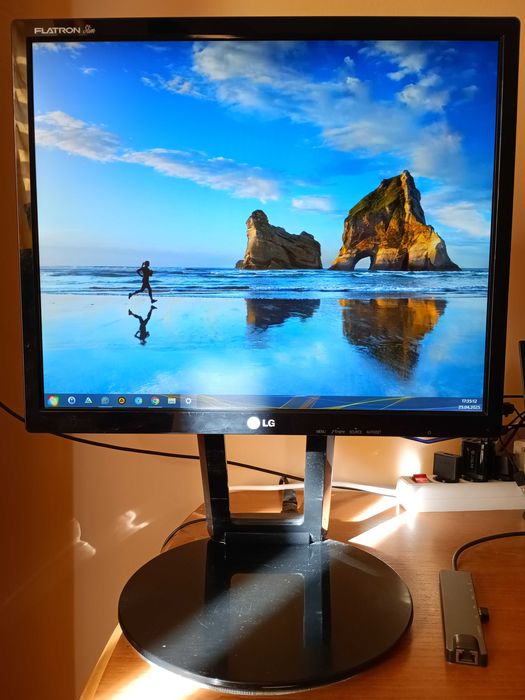 Monitor LG Flatron L1982U-BF do laptopa