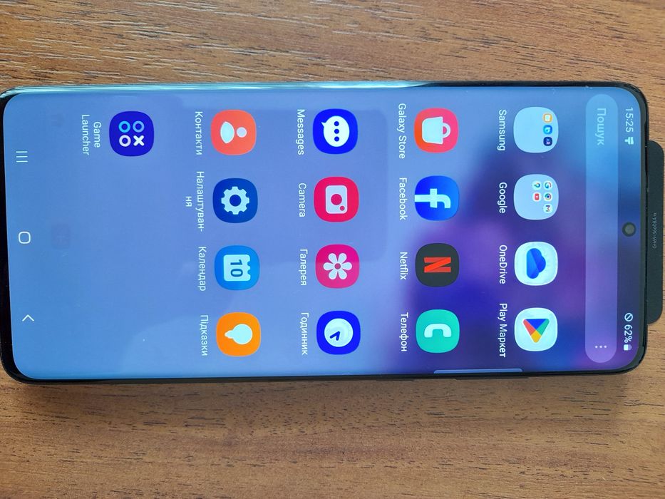 Телефон б/в Samsung S20+  128 GB колір чорний офіційний без дефектів + два чихла