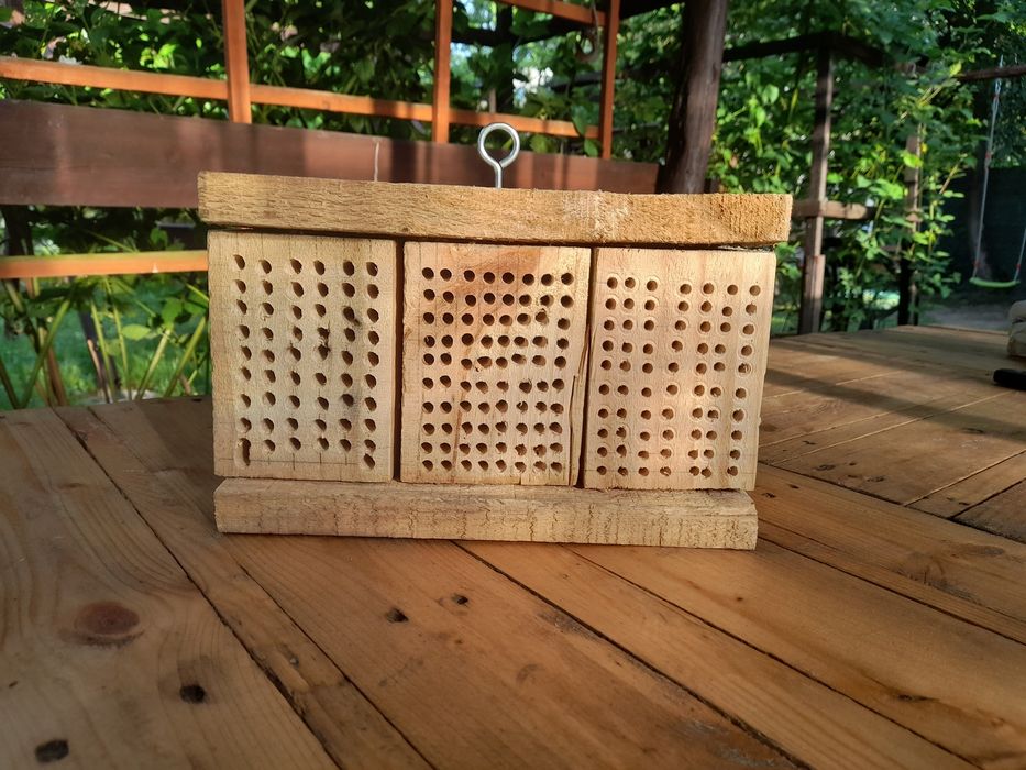 Domek Hotel dla pszczół/ murarek / owadów SOLIDNY