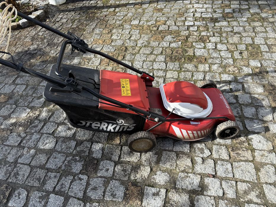 Maquina de cortar relva eletrica