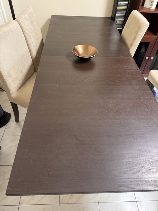 Mesa extensivel com 4 cadeiras
