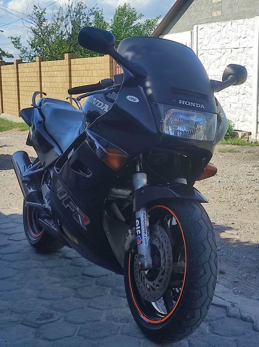 HONDA VFR-750 год 1992.