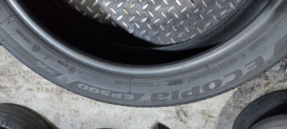 Pneus  175/55/20 e 195/50/20 semi novos