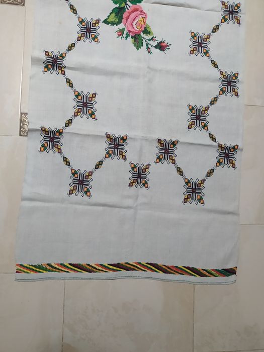 Старовинна скатертина, обрус