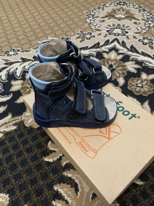 Дитячі ортопедичні босоніжки