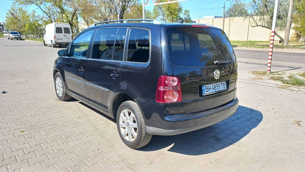 Volkswagen Touran 2008 гв. Бензин-механика